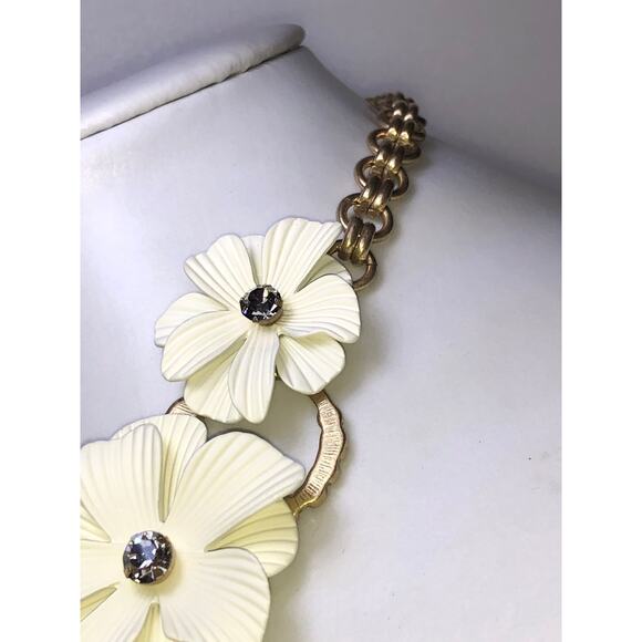 CHLOE & ISABEL - blooms of kyoto collar necklace - N697WHG - Picture 2 of 4